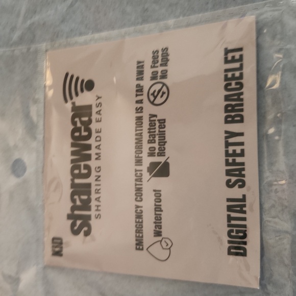 Digital Safety/Medical Alert Bracelet Children's - Picture 2 of 3